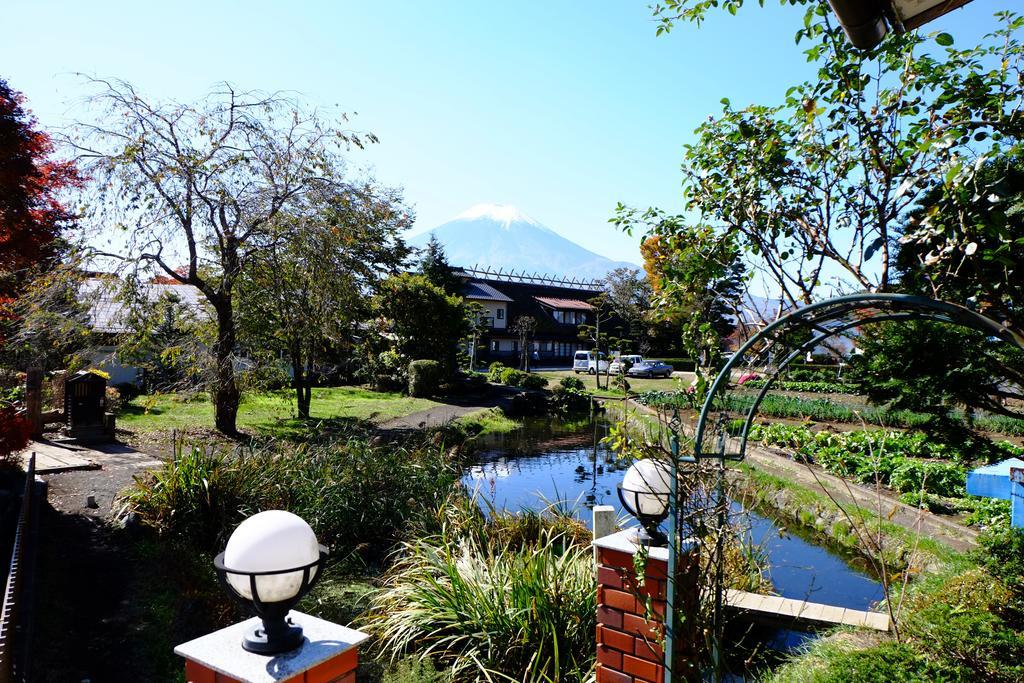 Lake Oshino Esterno foto