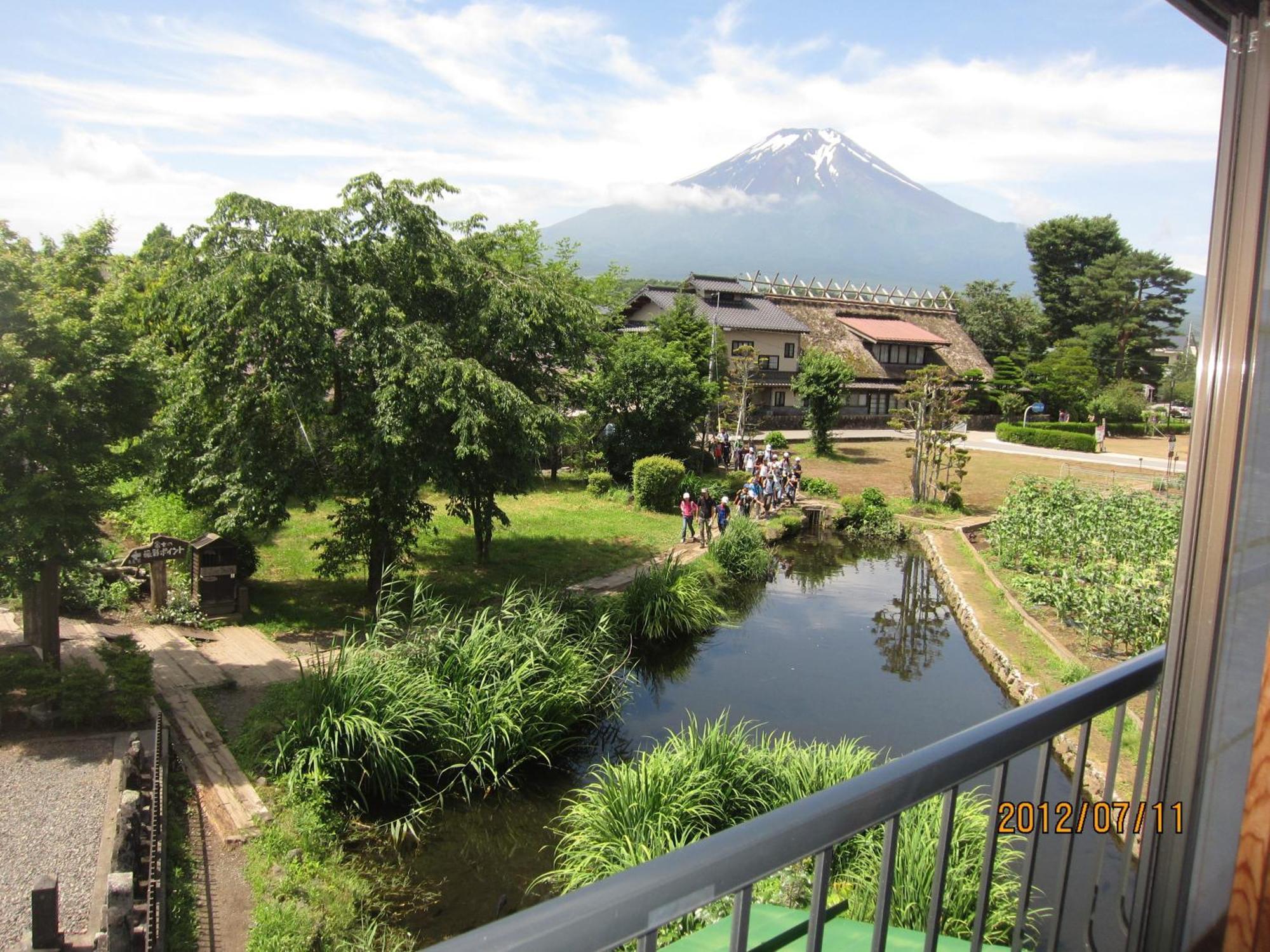 Lake Oshino Esterno foto